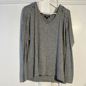 Express long sleeve V-neck top size medium